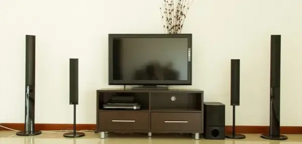 Jak podłączyć kino domowe do telewizora: łatwy poradnik z rozwiązaniami
