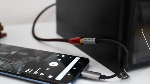 Jak łatwo podłączyć telefon do kina domowego przez USB: 5 prostych kroków